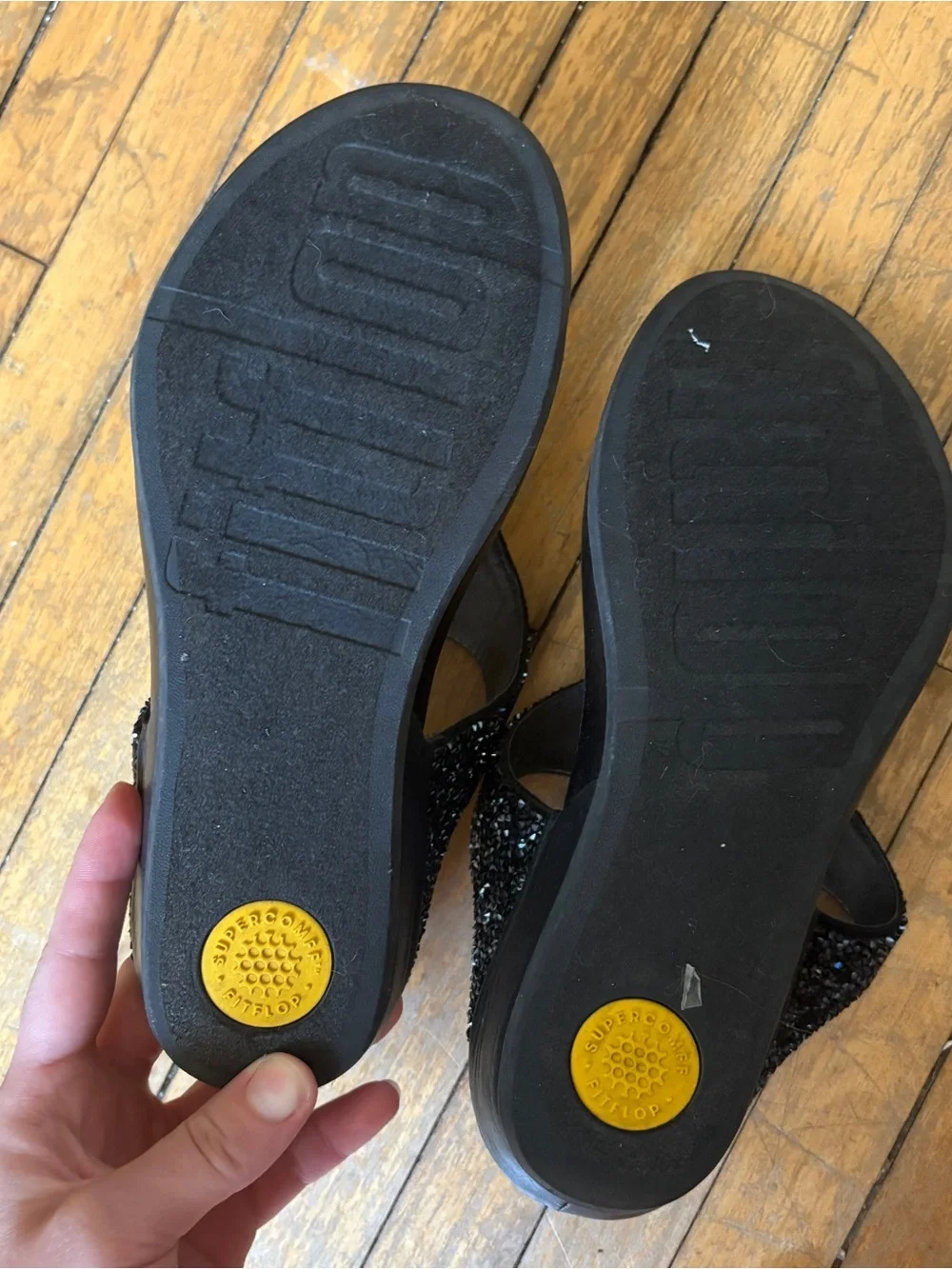 FitFlop Black Glitter Beaded Toe-Post Sandals / Flip Flops Size 8 - Picture 4 of 6